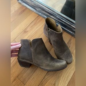 Clarks leather booties, good condition!
